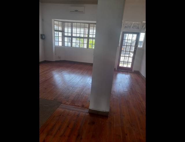 200M² BUSINESS FOR SALE IN WINDERMERE